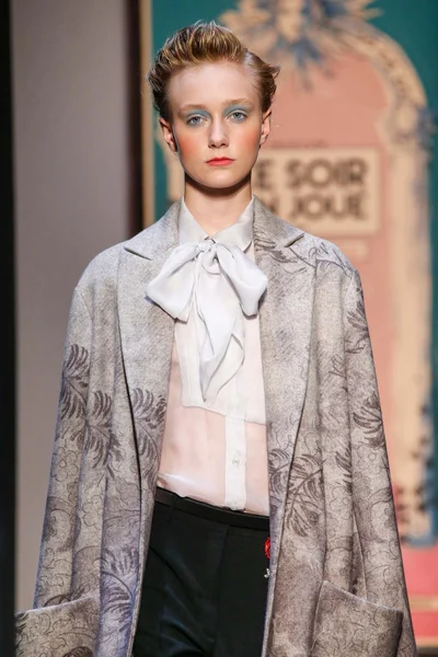 Look 28